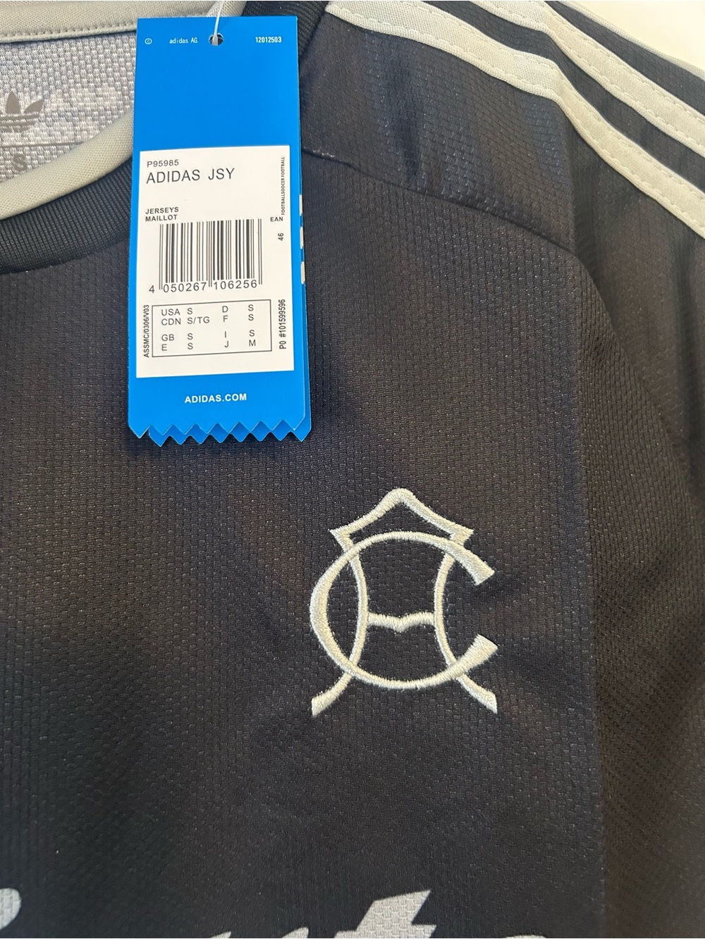 Adidas Men’s Black Club America away MX Soccer Jersey - Picture 3 of 5